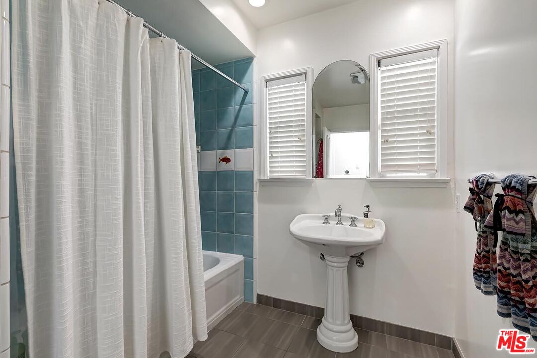 1510 Edris Dr