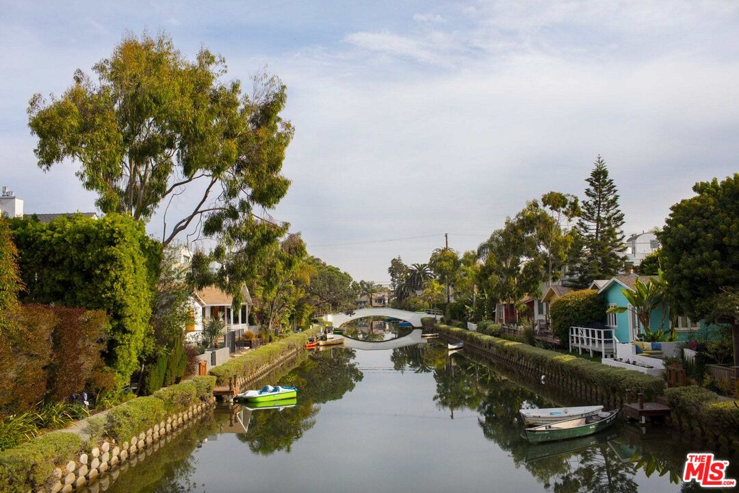 434 Carroll Canal