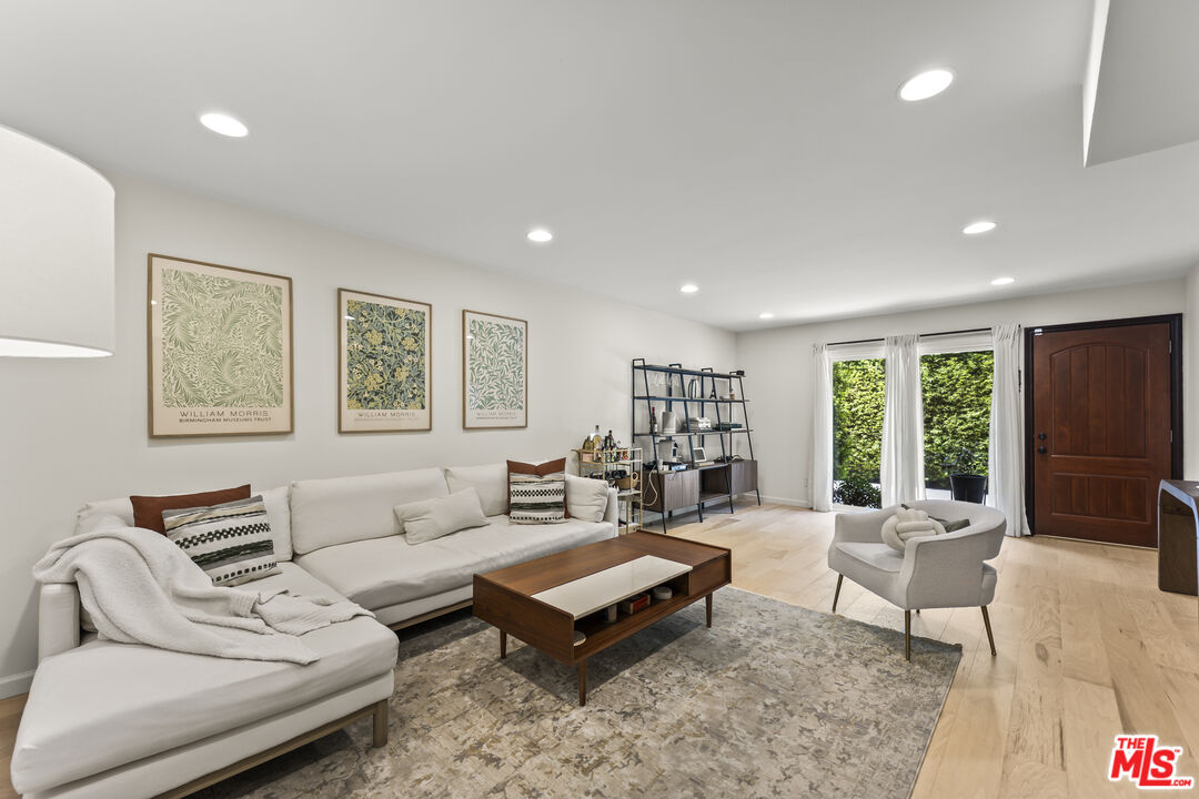 10854 Morrison St Unit: 2