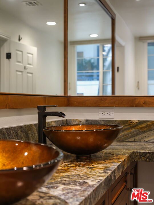 2031 S Bentley Ave Unit: 102