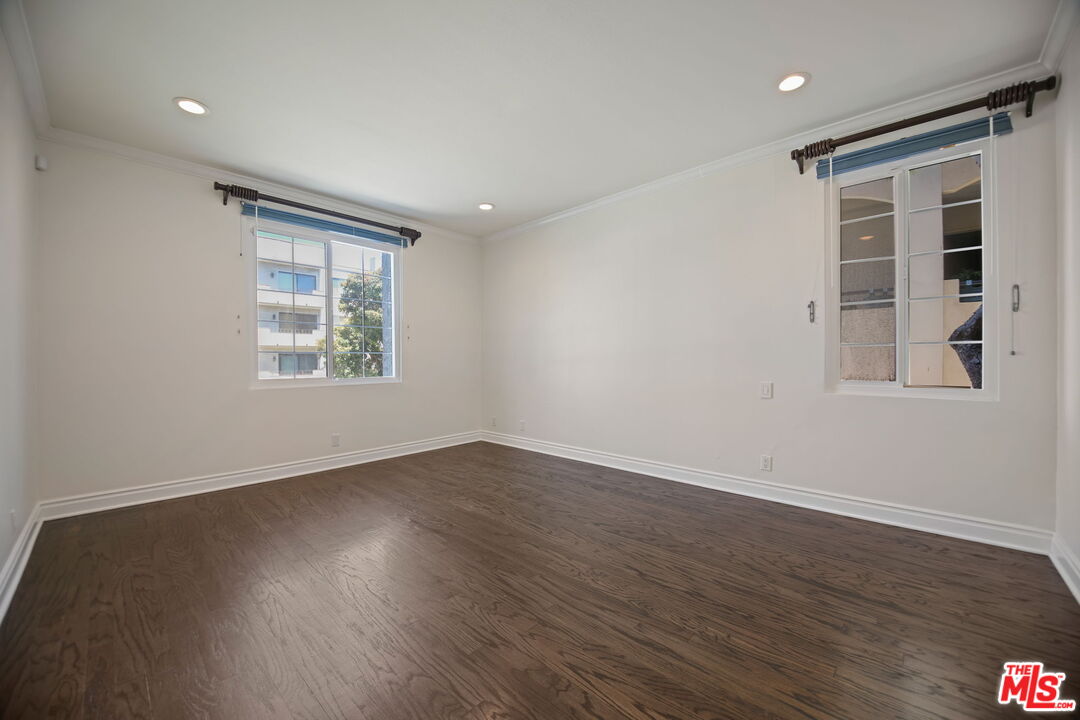 2031 S Bentley Ave Unit: 102