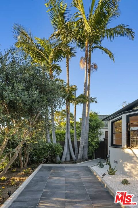 362 Westbourne Dr
