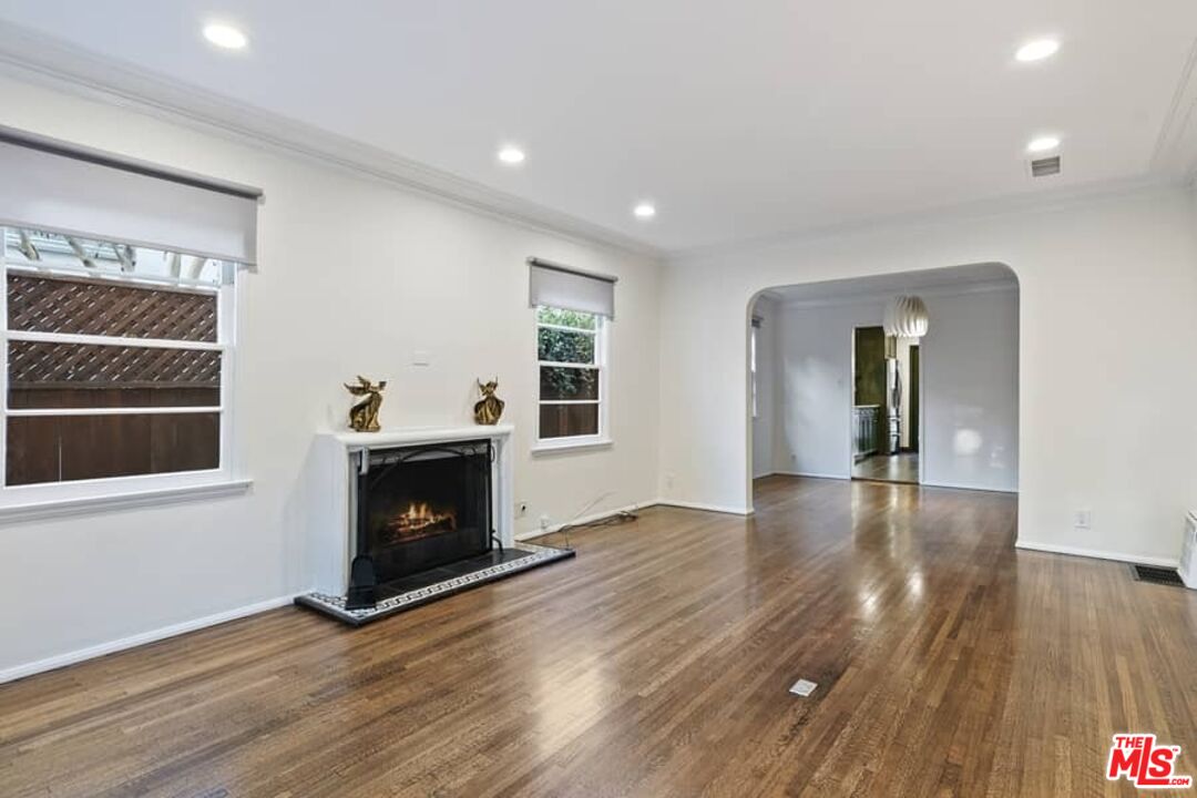 362 Westbourne Dr
