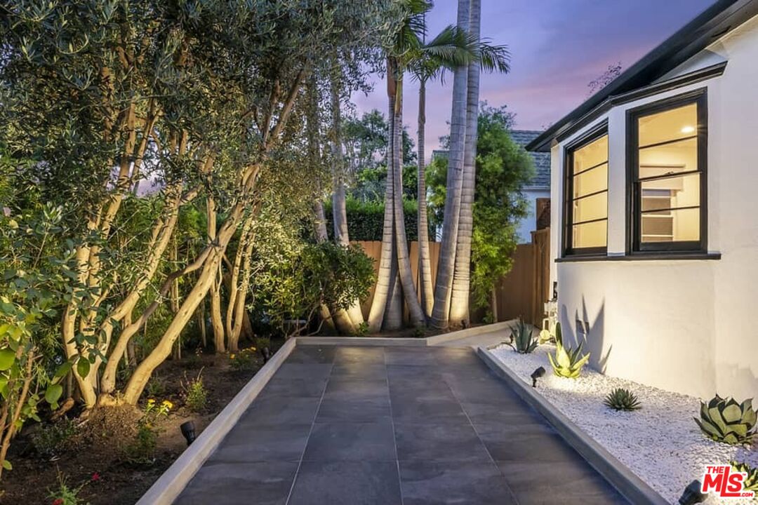 362 Westbourne Dr