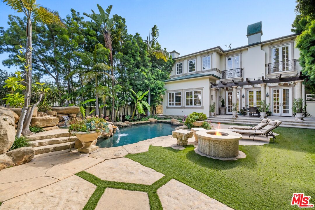 314 N Palm Dr
