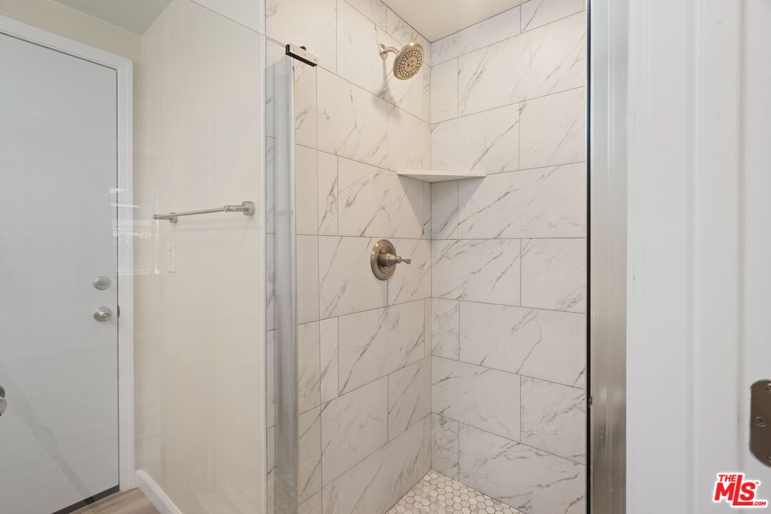 327 Bradbury Rd