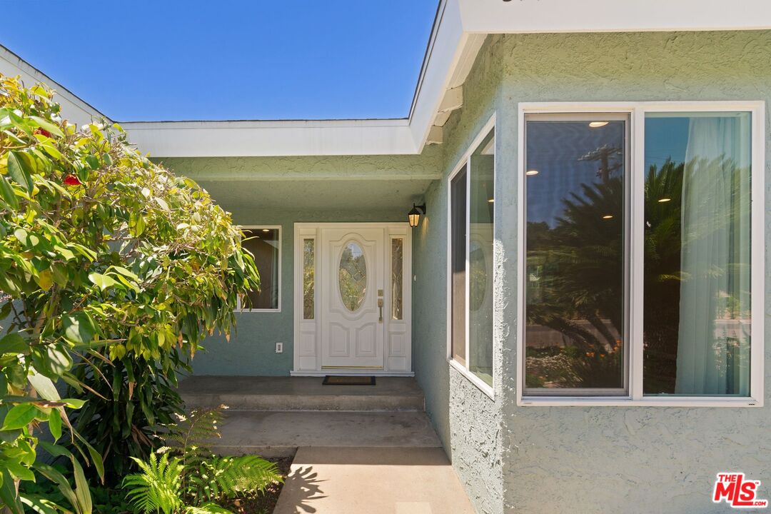 327 Bradbury Rd