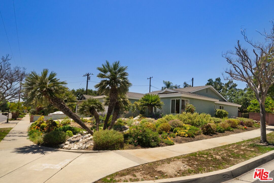 327 Bradbury Rd