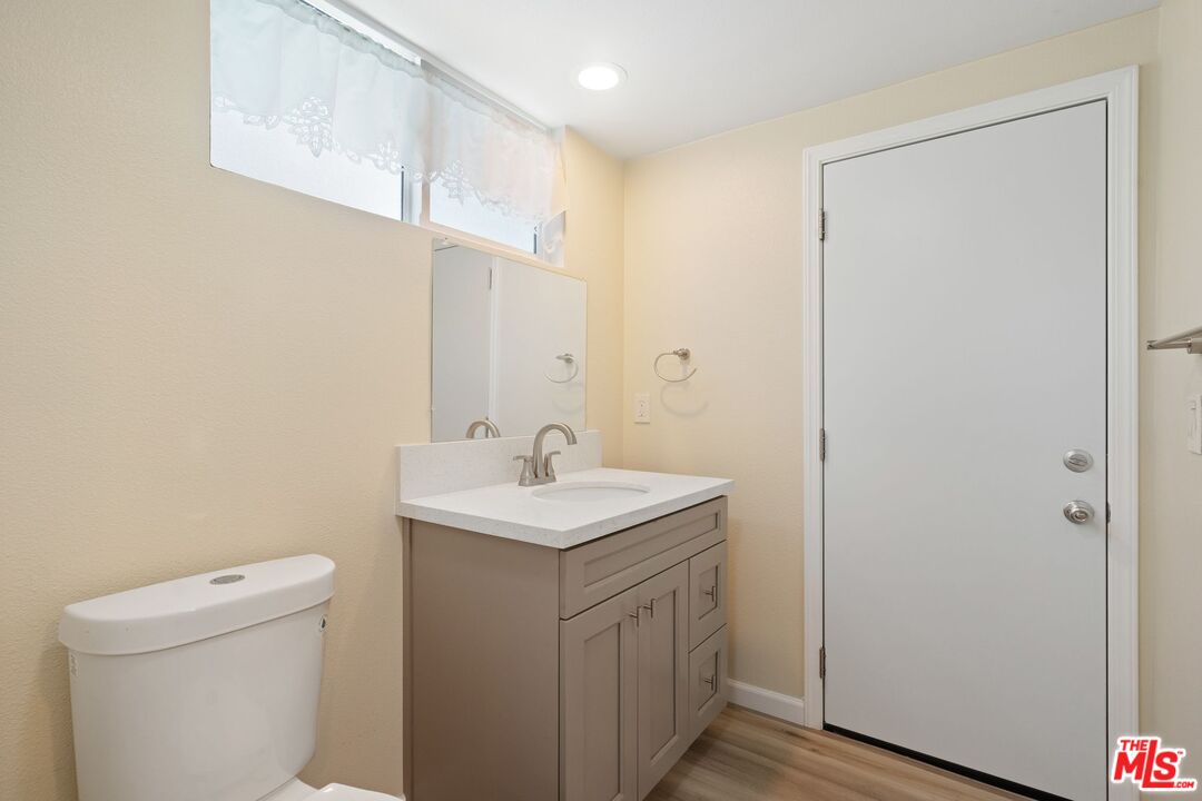 327 Bradbury Rd