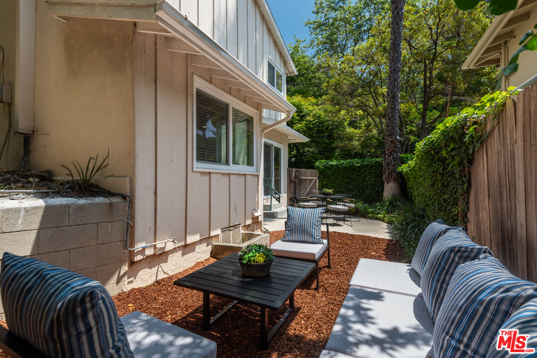 1247 N Bundy Dr