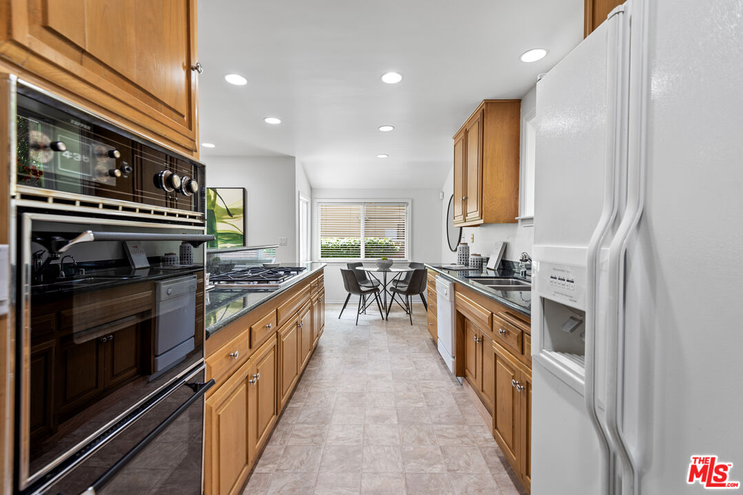 1247 N Bundy Dr
