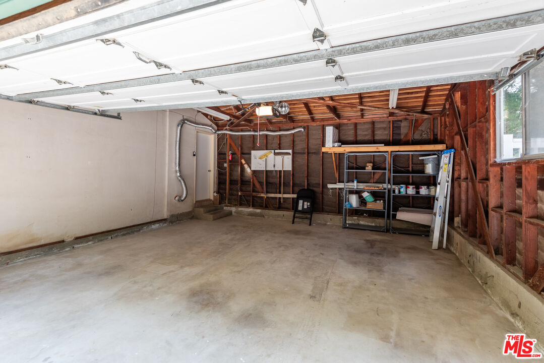 1247 N Bundy Dr