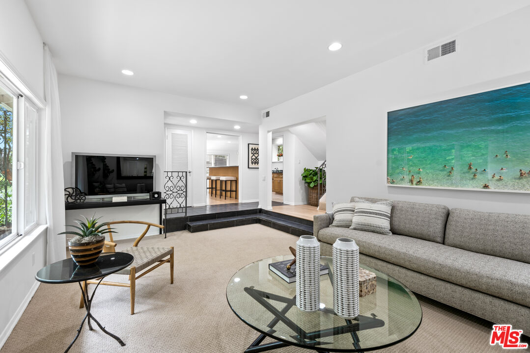 1247 N Bundy Dr