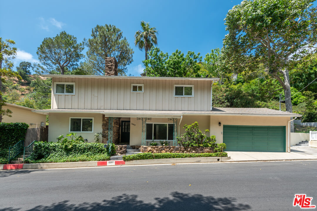 1247 N Bundy Dr