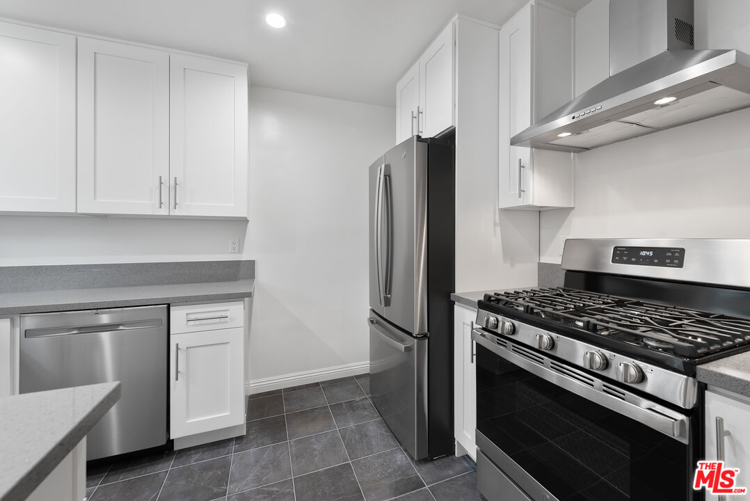 1208 N Crescent Heights Blvd Unit: 4