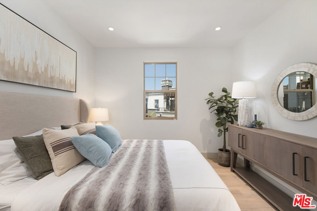 130 S Sepulveda Blvd Unit: 110