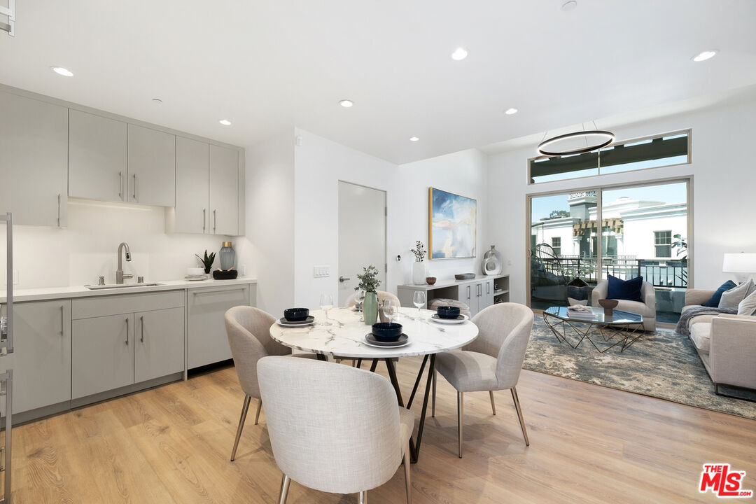 130 S Sepulveda Blvd Unit: 110