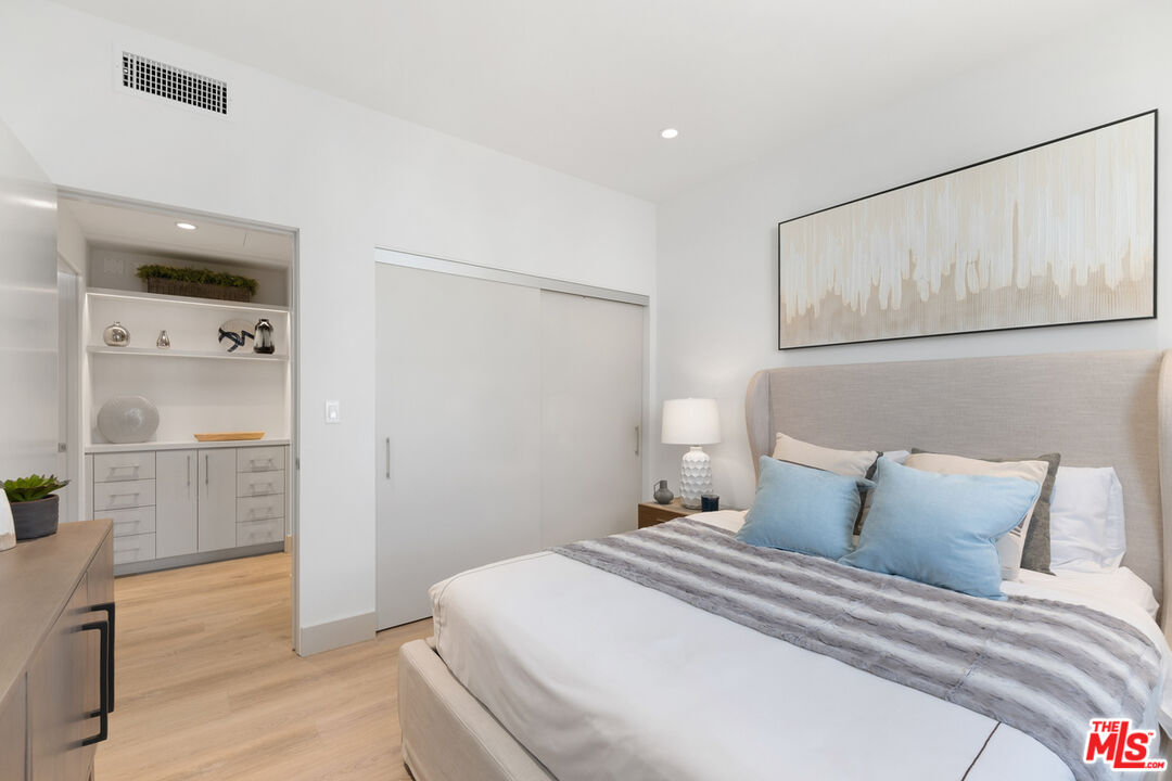 130 S Sepulveda Blvd Unit: 110