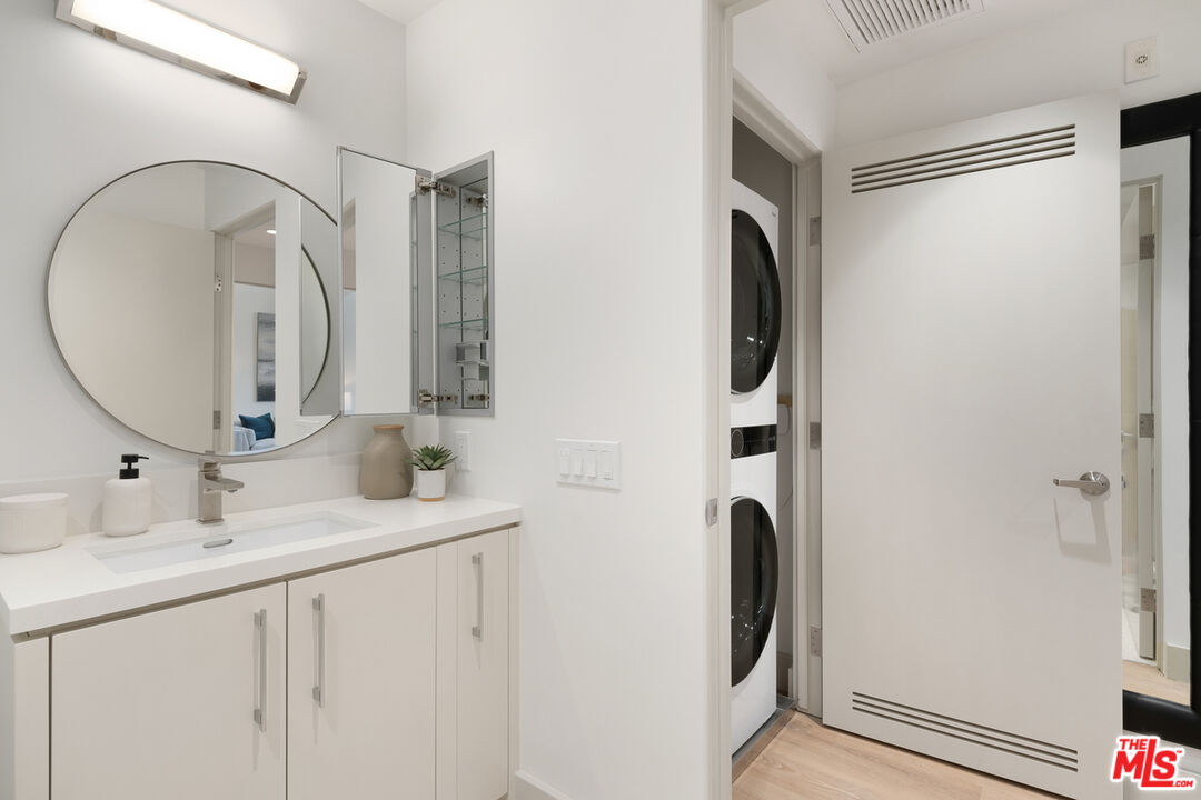 130 S Sepulveda Blvd Unit: 110