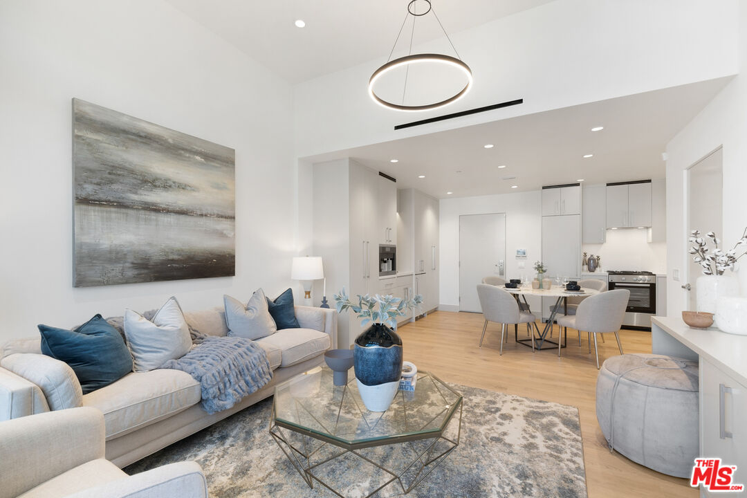 130 S Sepulveda Blvd Unit: 110