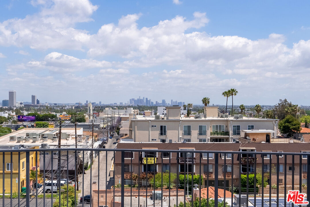 1417 S Doheny Dr