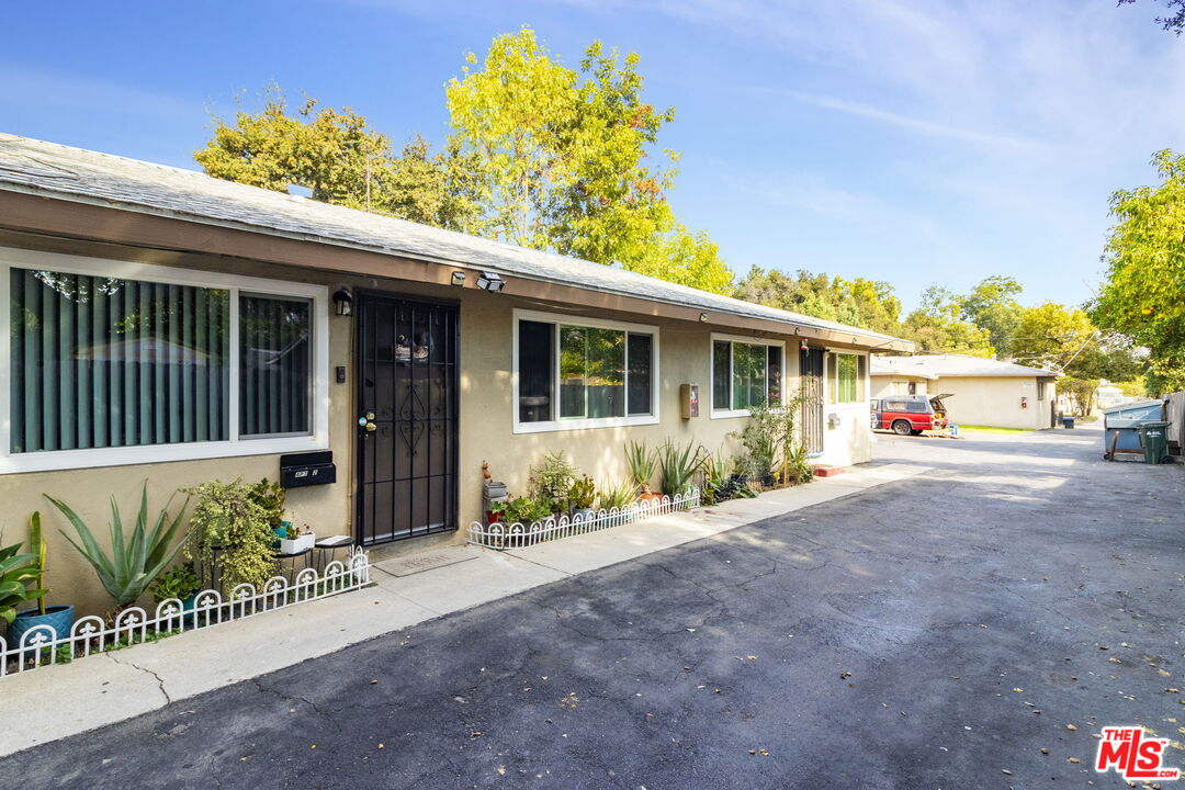965 N Summit Ave