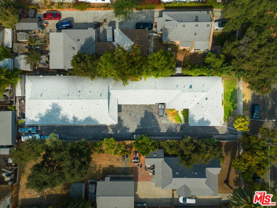 965 N Summit Ave