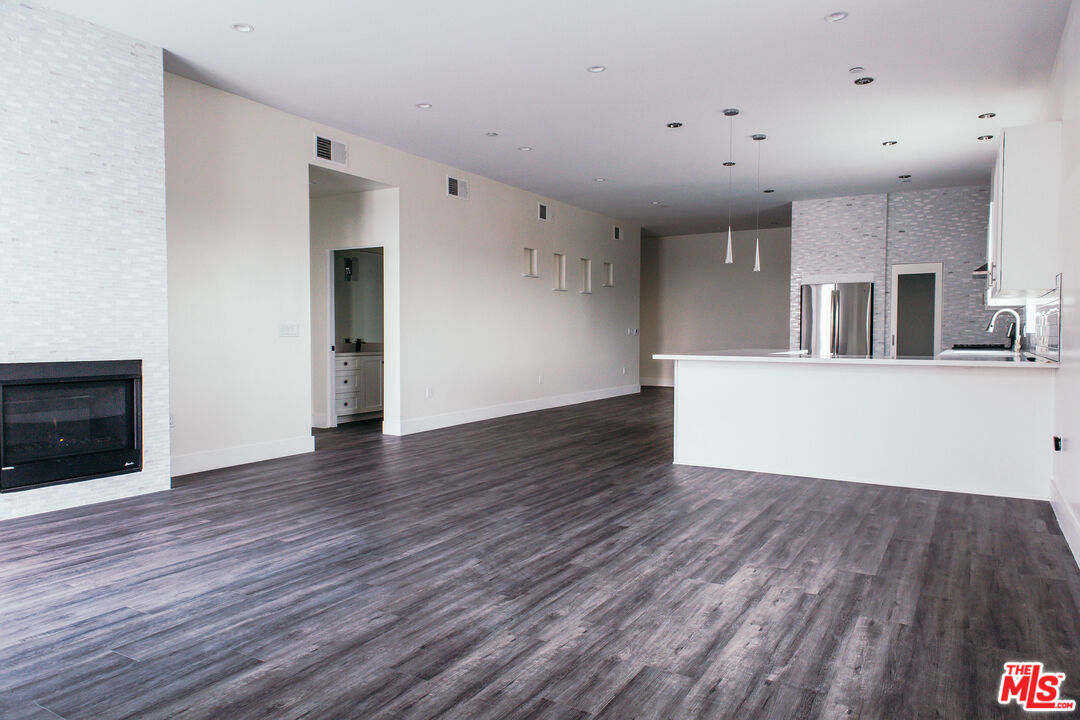 1431 S Sherbourne Dr Unit: PH