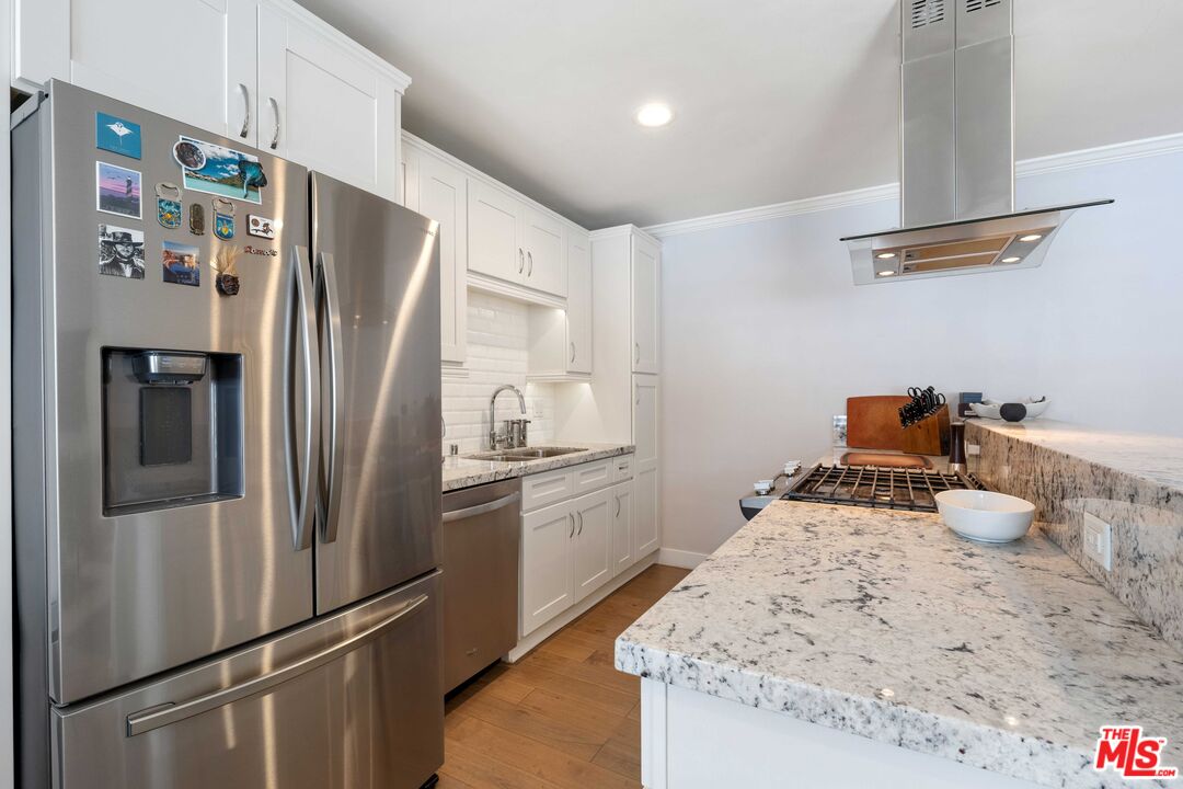 933 11th St Unit: 21