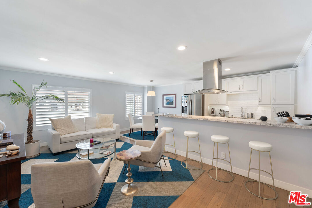 933 11th St Unit: 21