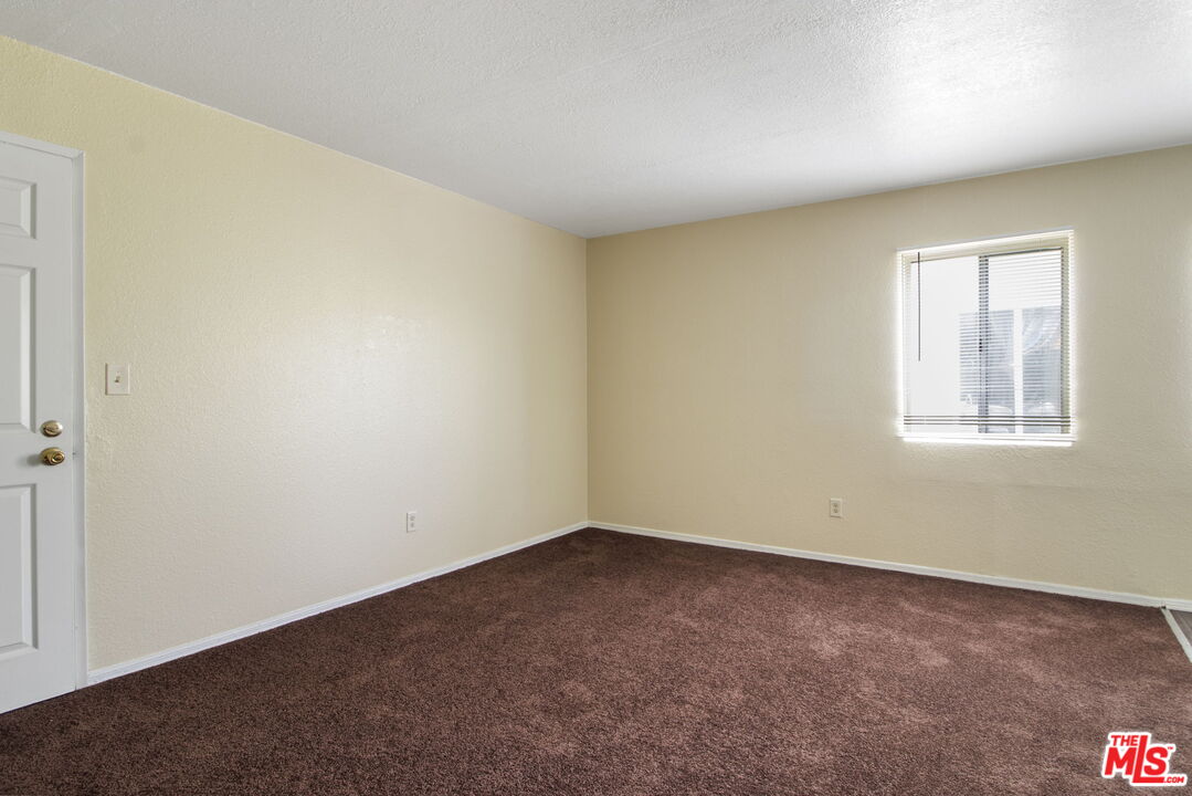 11204 S Broadway