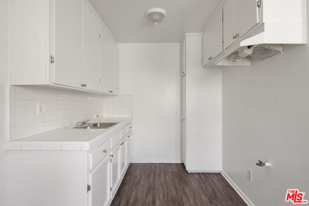 11204 S Broadway