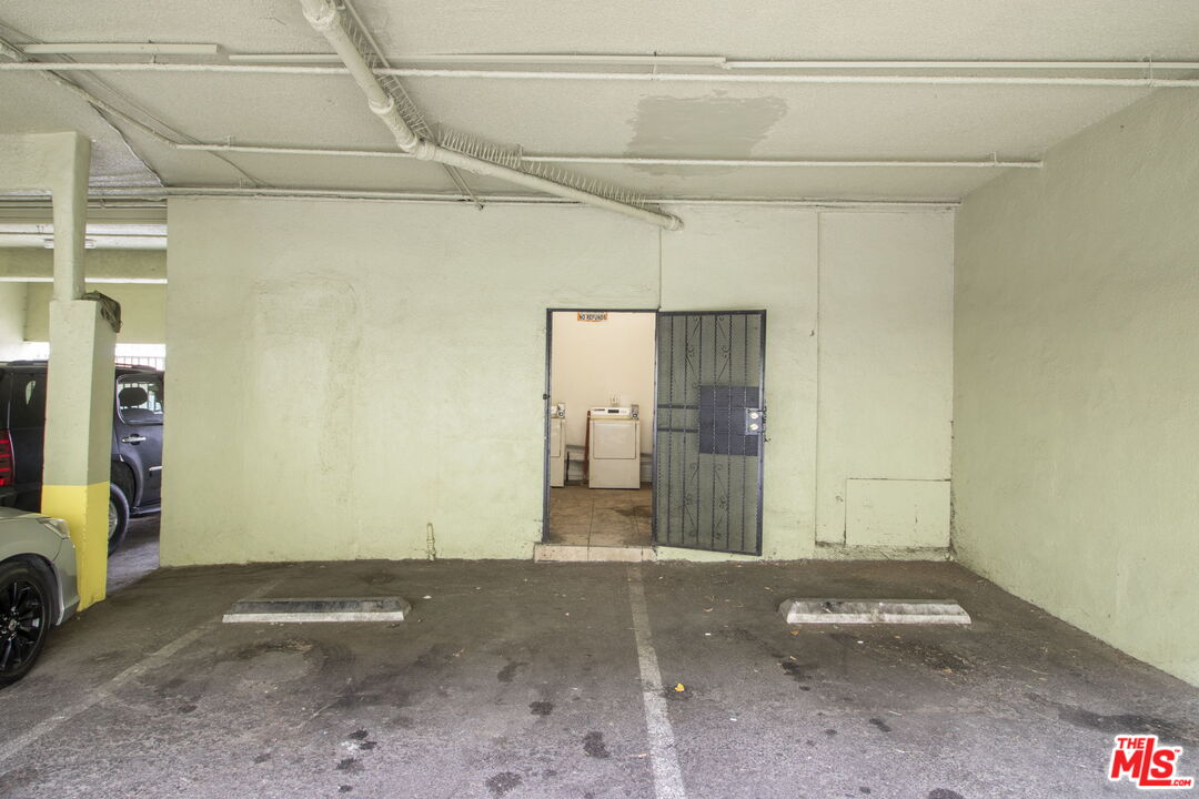 11204 S Broadway