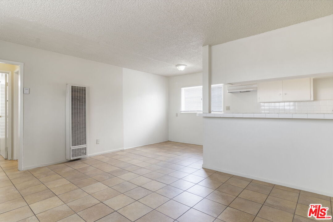 11204 S Broadway