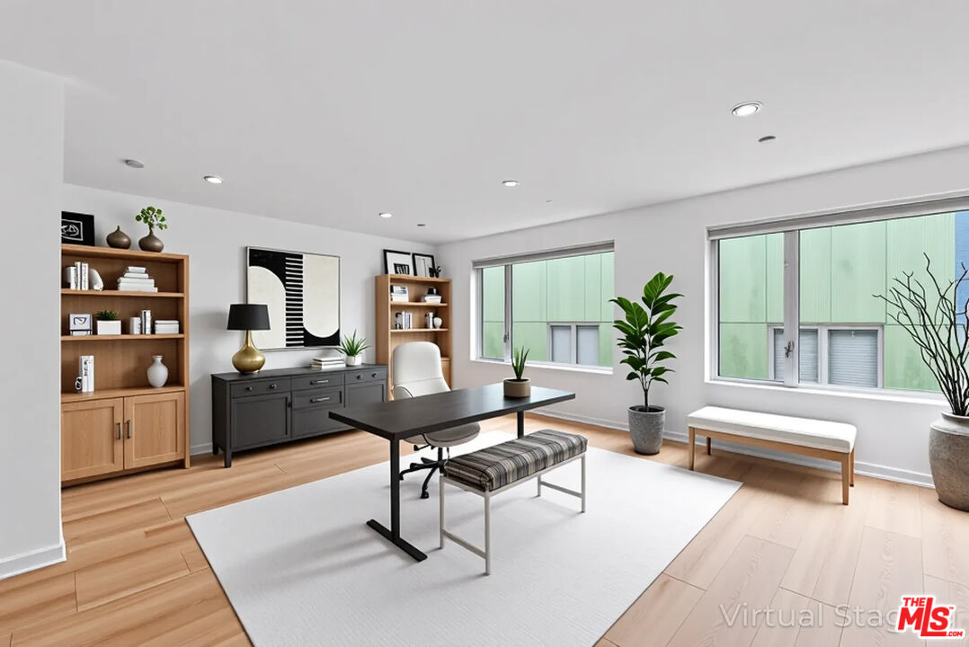 900 N West Knoll Dr Unit: 2