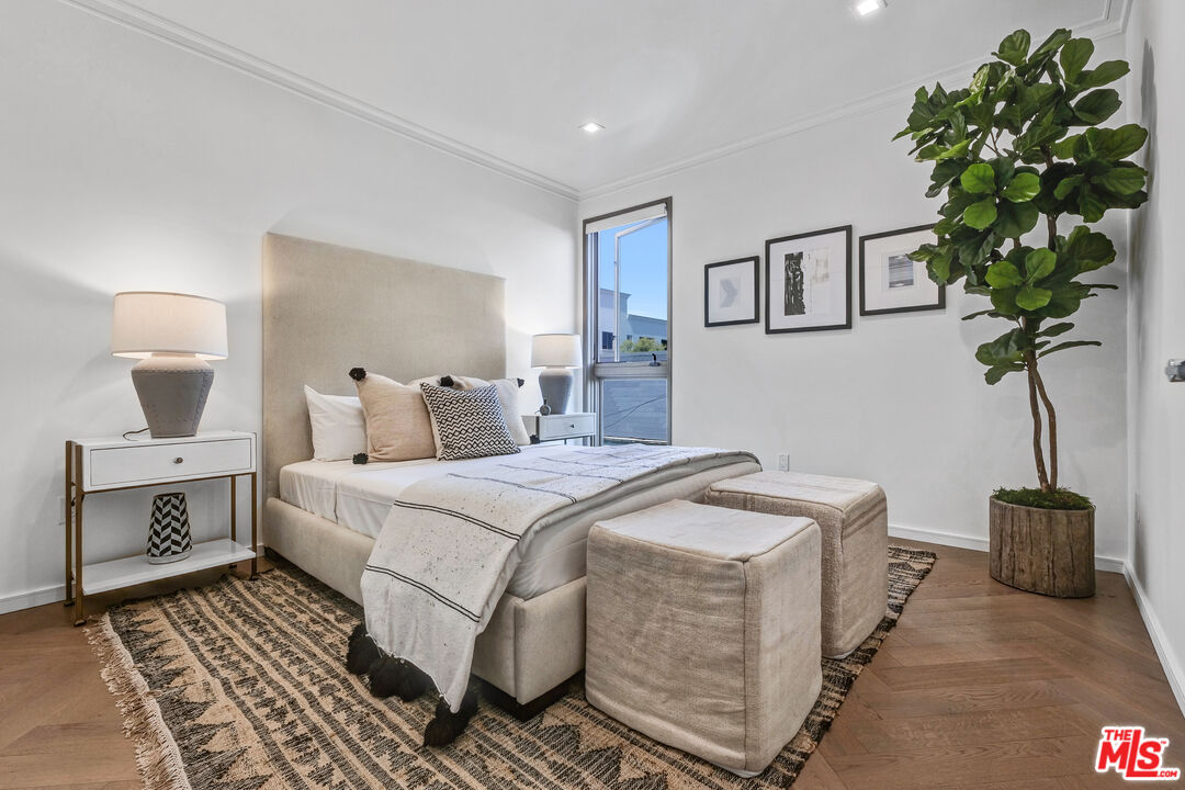 132 N Swall Dr Unit: 304