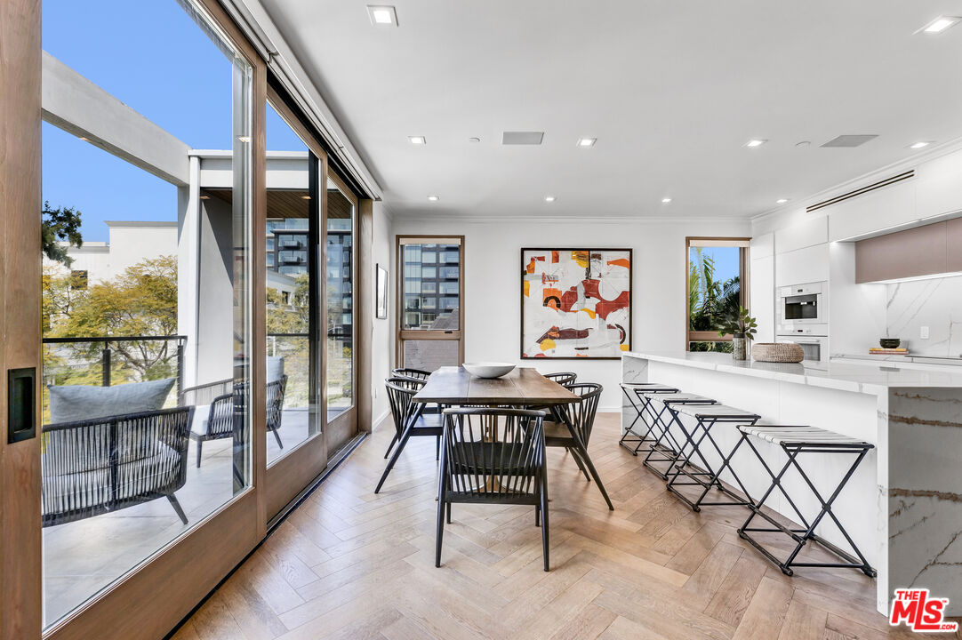 132 N Swall Dr Unit: 304