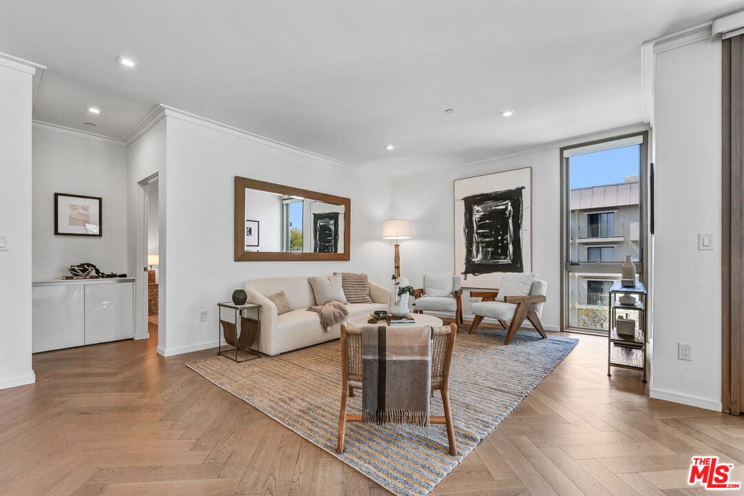 132 N Swall Dr Unit: 304