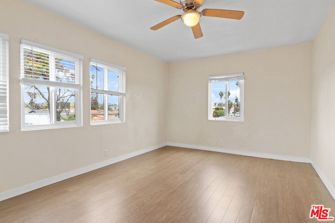 2818 W Jefferson Blvd