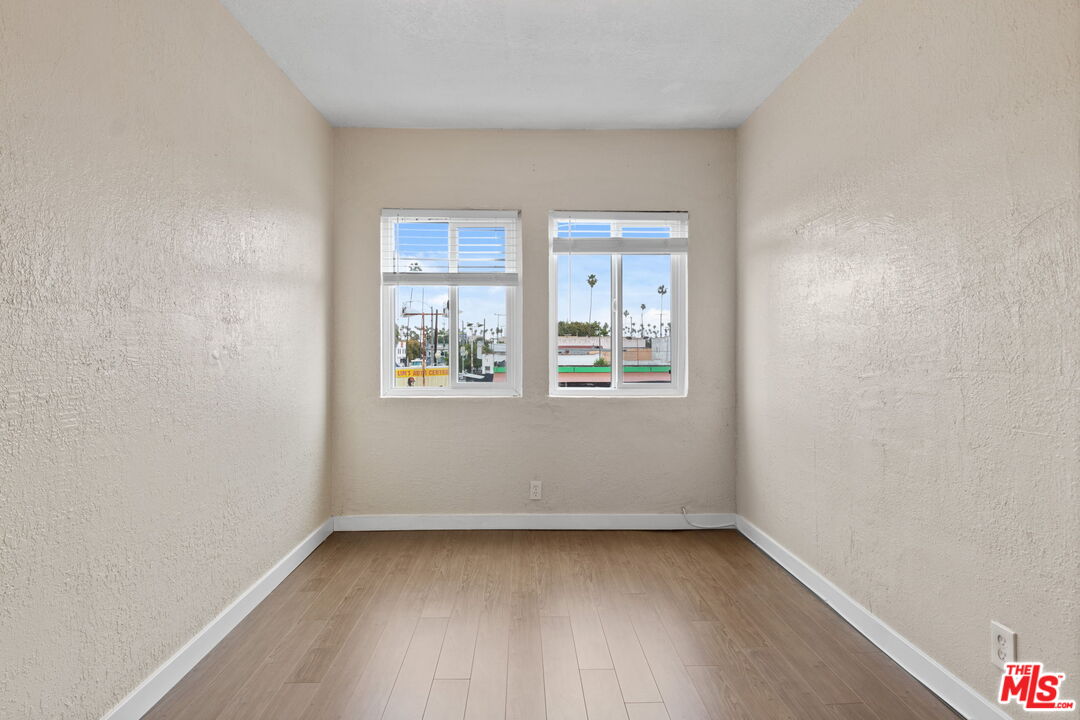 2818 W Jefferson Blvd