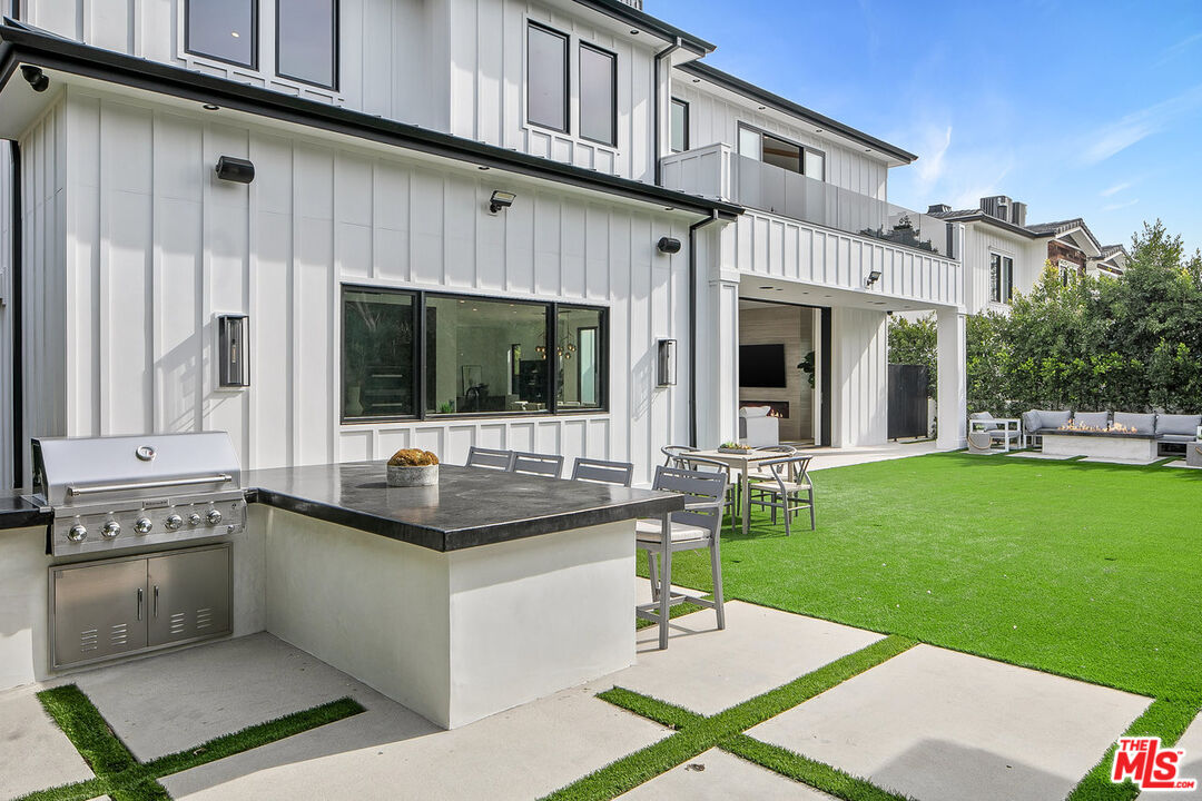 211 Veteran Ave