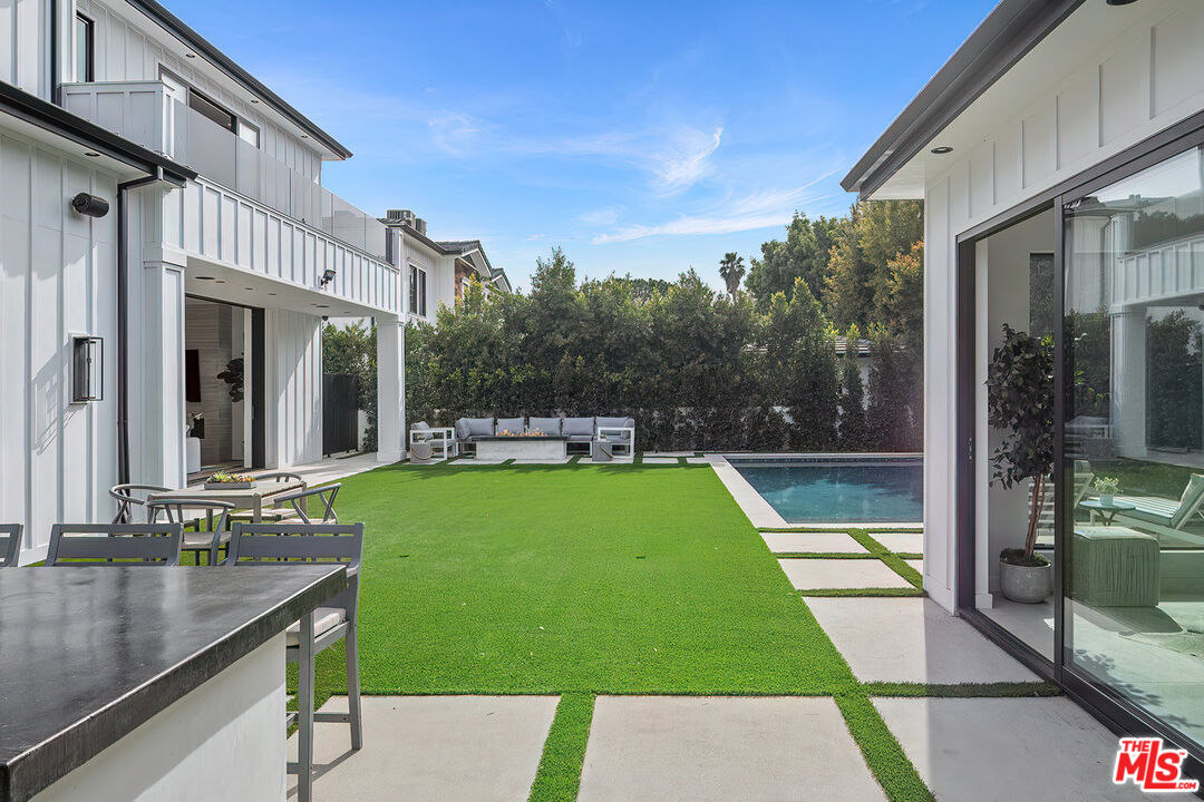 211 Veteran Ave