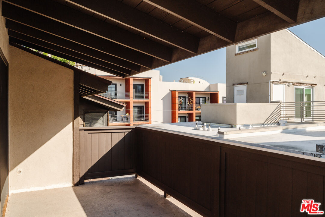 1147 Horn Ave Unit: 5