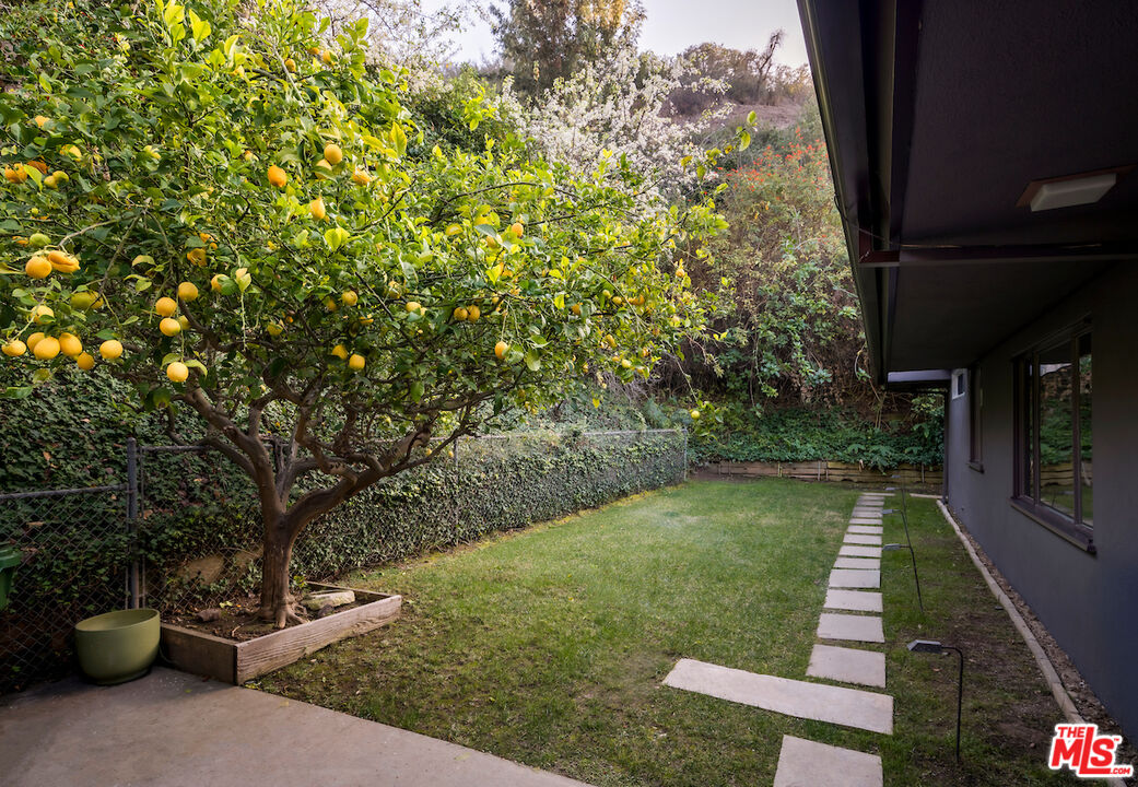 9410 Eden Dr