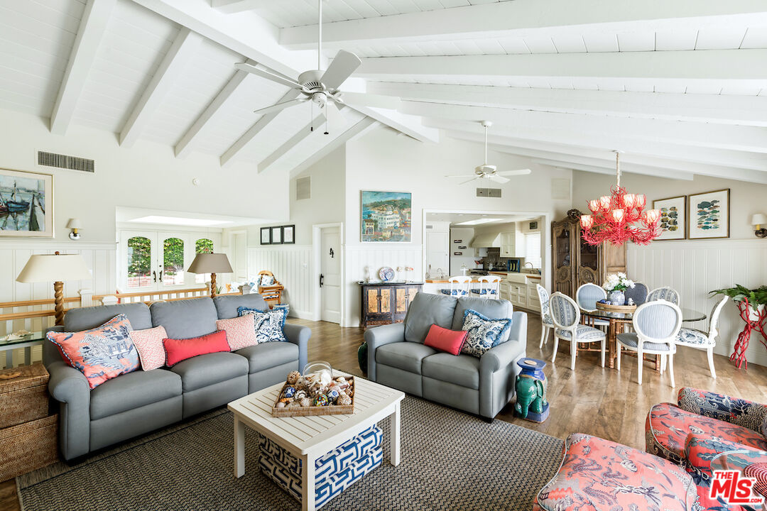 1935 Ocean Way