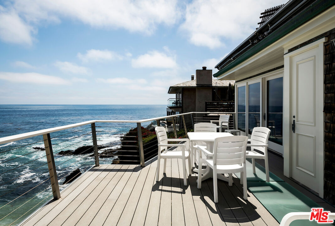 1935 Ocean Way