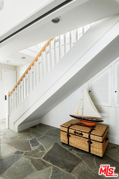 1935 Ocean Way