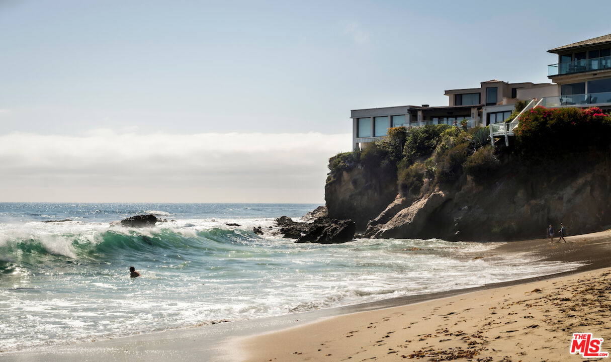 1935 Ocean Way
