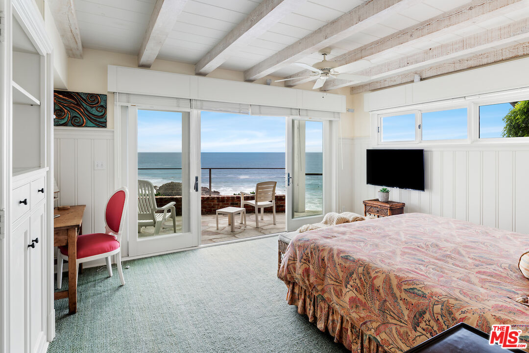 1935 Ocean Way