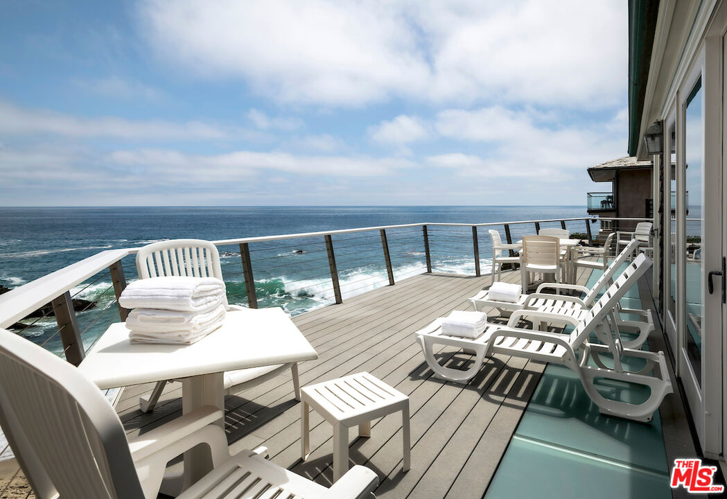 1935 Ocean Way